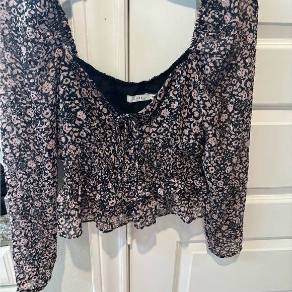 Lush pink and black floral crop top - Picture 1 of 7